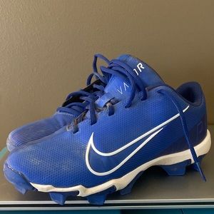 Size 4 anime cleats. Wore for baseball 1 year.